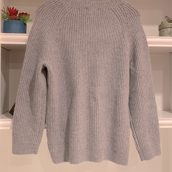 Woman’s sweater.#178 - Picture 9 of 11